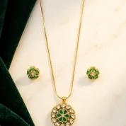 Kundan-Bloom-pendant-set