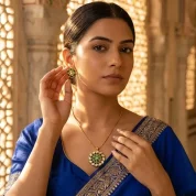Kundan-Bloom-pendant-set