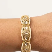Kundan-n-Pearl-off-white-bracelet