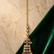Pink-Kundan-maang-tikka