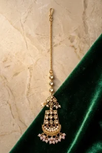 Pink-Kundan-maang-tikka