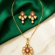 Serene Kundan pendant set