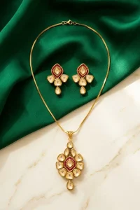 Serene Kundan pendant set