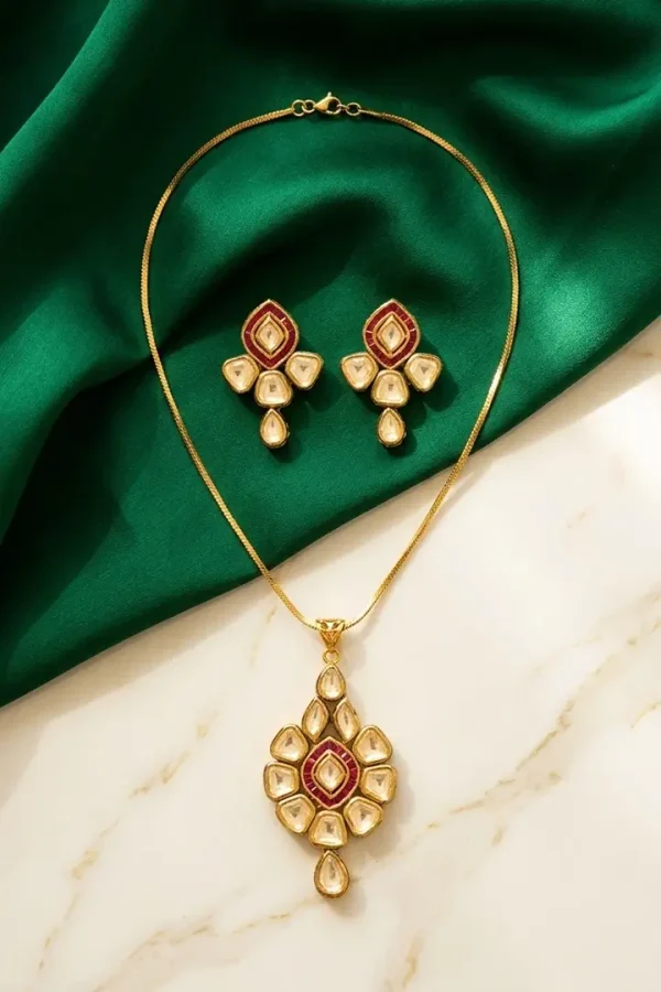 Serene Kundan pendant set