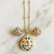 White-kundan-pendant-set