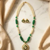 emerald-kundan-pendant-set