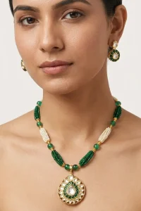 emerald-kundan-pendant-set