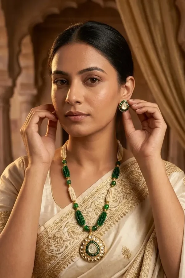 emerald-kundan-pendant-set