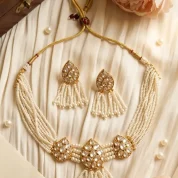 golden-leaf-pearl-choker-set