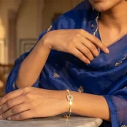 lustrous-square-diamond-bracelet