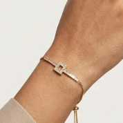 lustrous-square-diamond-bracelet