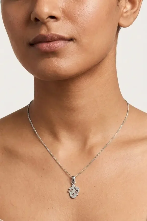 om-pendant